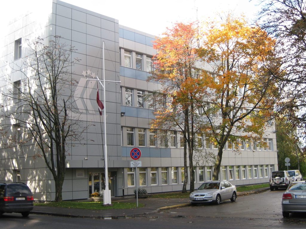 Trijādības ēkas ārpuse